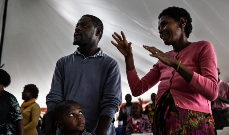  menighed fra en kirke i Kenya